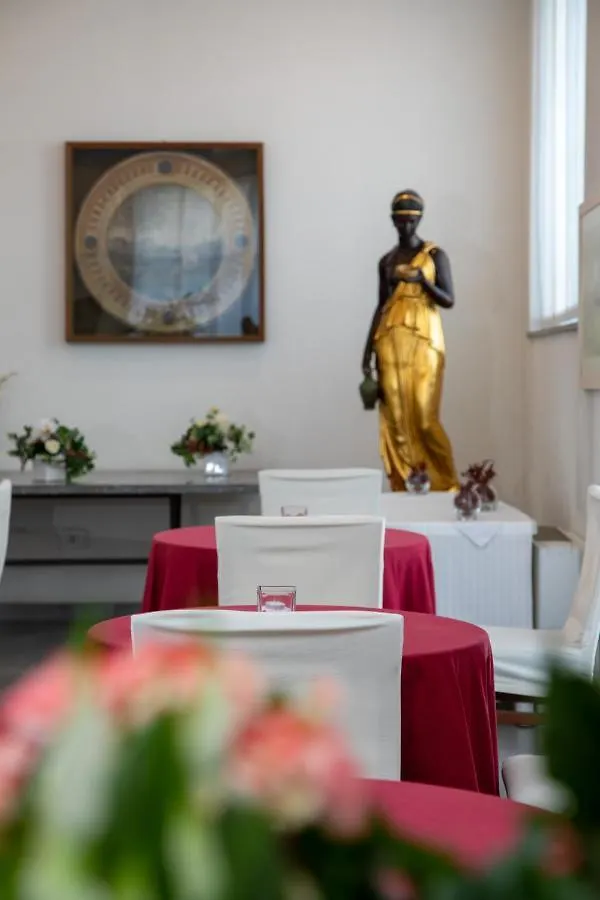 Hotel La Nuova Rotaia Галларате 3*,  Италия