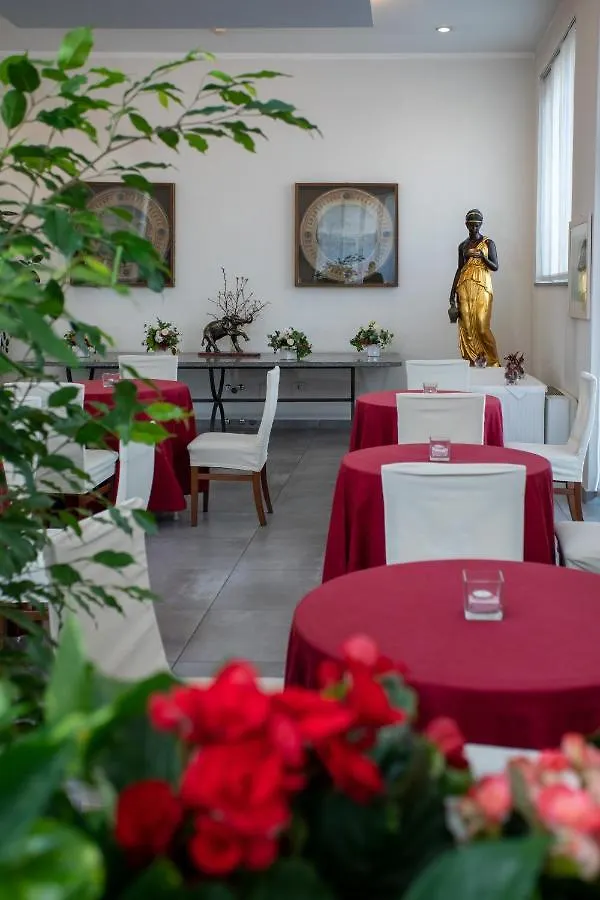 Hotel La Nuova Rotaia Gallarate 3*,