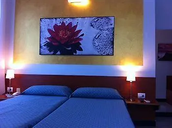 Hotel La Nuova Rotaia Галларате