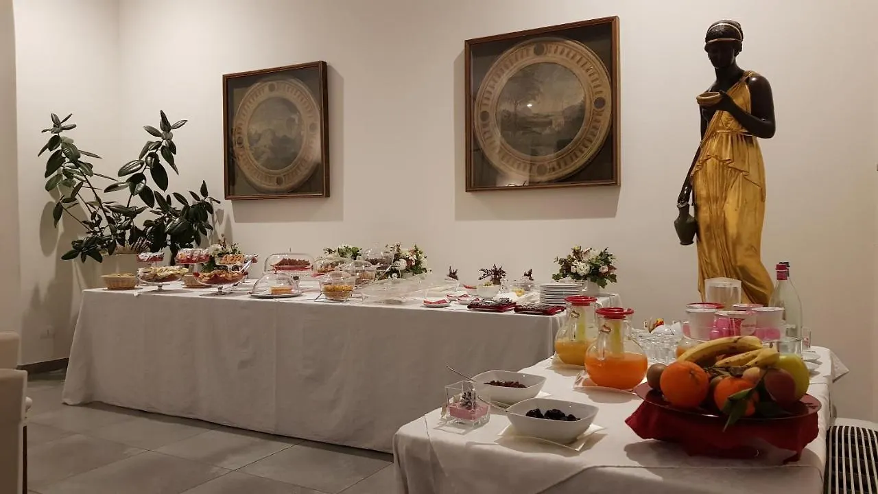 Hotel La Nuova Rotaia Галларате 3*,