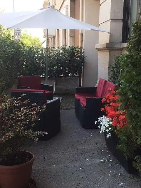 Hotel La Nuova Rotaia Галларате
